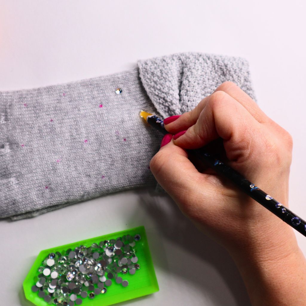 DIY Rhinestone Knit Gloves Tutorial